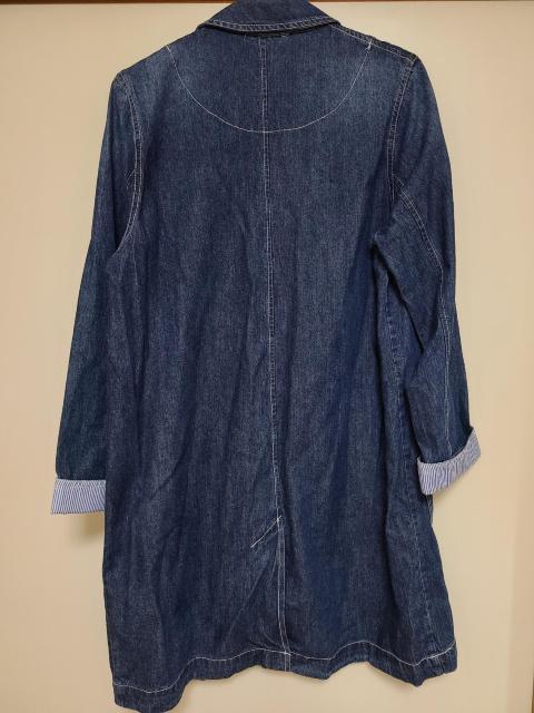 美品 袖のストライプ柄がお洒落なデニムジャケット < 女性ファッション 美品 袖のストライプ柄がお洒落なデニムジャケット < 女性ファッションの