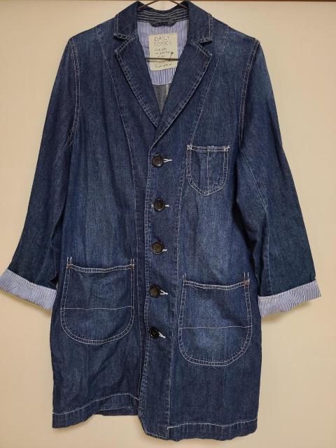 美品 袖のストライプ柄がお洒落なデニムジャケット < 女性ファッション 美品 袖のストライプ柄がお洒落なデニムジャケット < 女性ファッションの