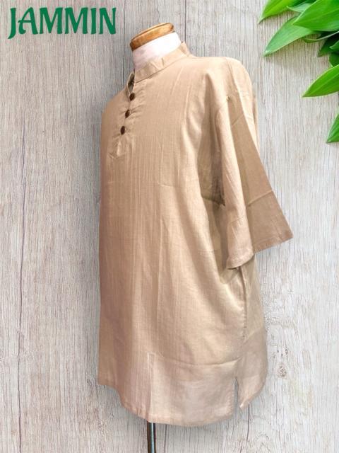 ココナッツボタン付きクルタ サンドベージュ アジアン エスニック 半袖 ゆったりめ < 男性ファッション  ココナッツボタン付きクルタ サンドベージュ アジアン エスニック 半袖 ゆったりめ < 男性ファッションの