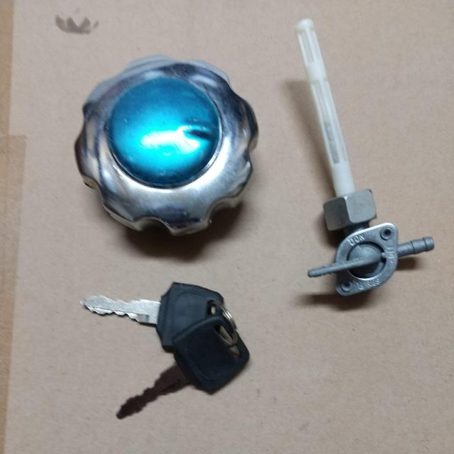 エイプ50/100用社外タンク新品未使用シルバー箱入り < 自動車/バイク エイプ50/100用社外タンク新品未使用シルバー箱入り < 自動車/バイク