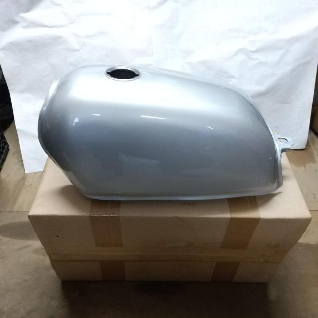 エイプ50/100用社外タンク新品未使用シルバー箱入り < 自動車/バイク エイプ50/100用社外タンク新品未使用シルバー箱入り < 自動車/バイク