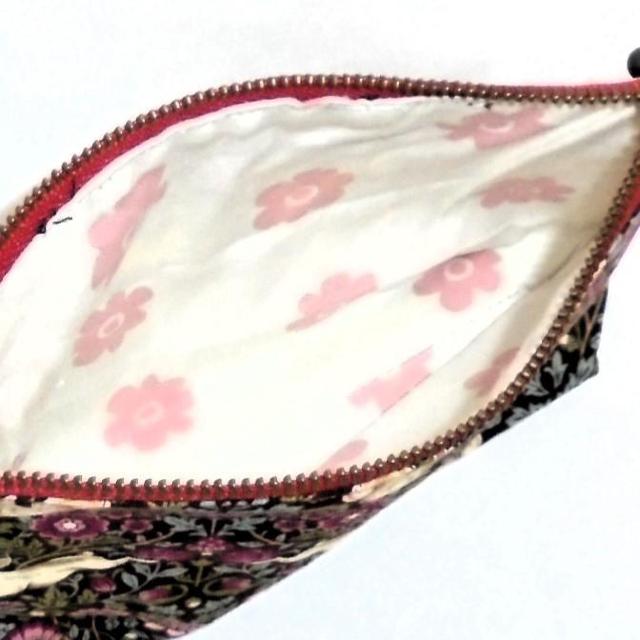 yPVpzAntique Flowerforest animalsԃbhnt@Xi[|[`  t@bV 