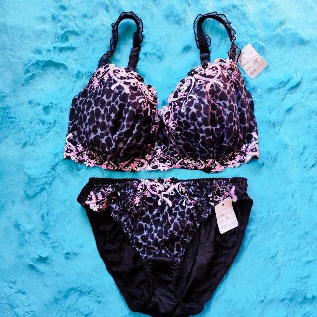 エロ可愛ッ。。。F80×L。。ハート豹柄メッシュレース。。ゴージャス刺繍ブラジャー&ショーツセット。。大きいサイズグラマー。。。 < 女性ファッション  エロ可愛ッ。。。F80×L。。ハート豹柄メッシュレース。。ゴージャス刺繍ブラジャー&ショーツセット。。大きいサイズグラマー。。。  < 女性ファッションの