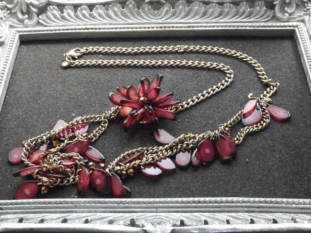 新品ANN TAYLOR LOFTアンティーク調花モチーフロングネックレス < 女性アクセサリー/時計  新品ANN TAYLOR LOFTアンティーク調花モチーフロングネックレス < 女性アクセサリー/時計の