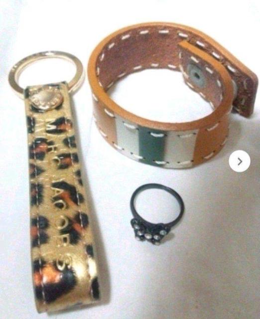 マーク・ジェイコブス キーホルダー アナスイ リング 11号 レザーブレスレット 3点 < 女性アクセサリー/時計  マーク・ジェイコブス キーホルダー アナスイ リング 11号 レザーブレスレット 3点  < 女性アクセサリー/時計の