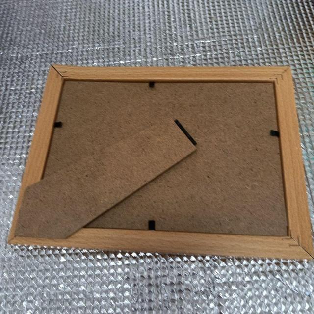 �����k�փ|�X�g�J�[�h����ؐ��t�H�g�t���[�� �� �C���e���A/���C�t�� 