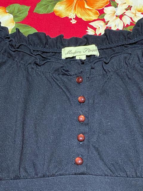 合わせやすいブラック半袖トップス☆可愛い光沢お花刺繍☆L < 女性ファッション  合わせやすいブラック半袖トップス☆可愛い光沢お花刺繍☆L < 女性ファッションの