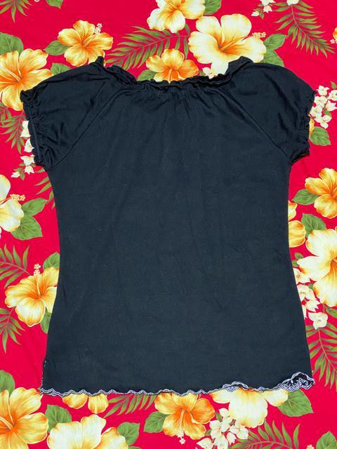 合わせやすいブラック半袖トップス☆可愛い光沢お花刺繍☆L < 女性ファッション  合わせやすいブラック半袖トップス☆可愛い光沢お花刺繍☆L < 女性ファッションの