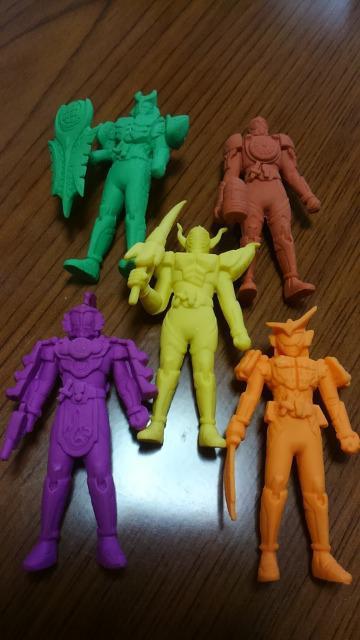 仮面ライダー鎧武 非売品 消ゴムフィギュア 5個セット 美品 < ホビー  仮面ライダー鎧武 非売品 消ゴムフィギュア 5個セット 美品  < ホビーの
