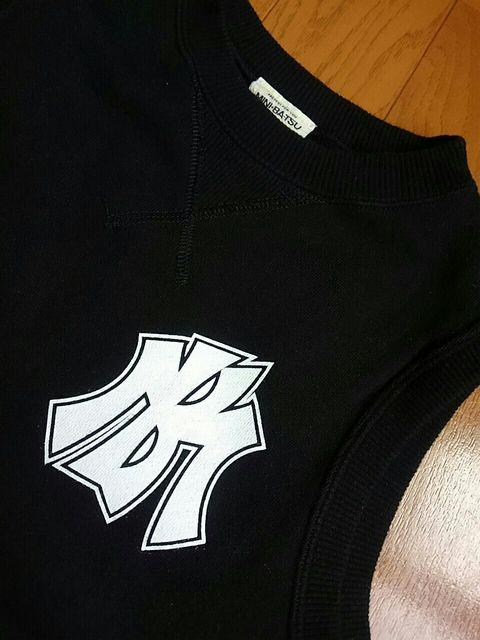 ☆美品☆ミニバツ☆袖無しトレーナースエット☆120 < キッズ/ベビー  ☆美品☆ミニバツ☆袖無しトレーナースエット☆120 < キッズ/ベビーの