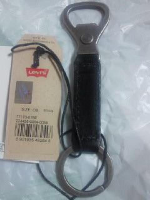 Levi's リーバイス 革 栓抜き キーホルダー ブラック シンプル < ブランド  Levi's リーバイス 革 栓抜き キーホルダー ブラック シンプル < ブランドの