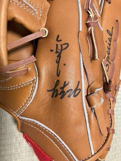 抽選で当たった80年代の巨人のエース「西本聖」のサイン入りグラブ < レジャー/スポーツ  抽選で当たった80年代の巨人のエース「西本聖」のサイン入りグラブ < レジャー/スポーツの