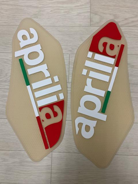 アプリリア RSV4 TUONO1100 10-21年対応 デコ タンクパッド  滑り止め タンク ドレスアップ アクセサリー < 自動車/バイク アプリリア RSV4 TUONO1100 10-21年対応 デコ タンクパッド  滑り止め タンク ドレスアップ アクセサリー < 自動車/バイク