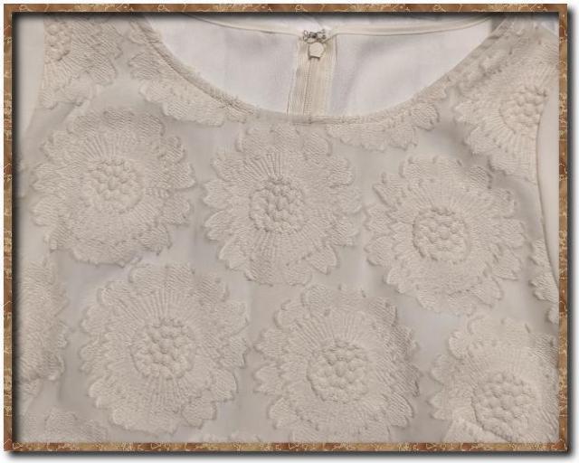 クイーンズコート フロッキープルオーバーブラウス 白系 < ブランド  クイーンズコート フロッキープルオーバーブラウス 白系 < ブランドの