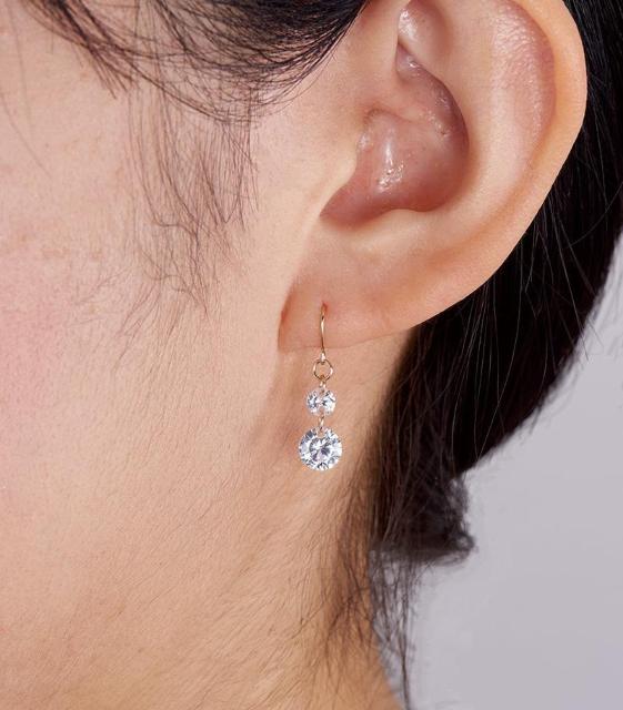 金張りピアス キュービック ジルコニア 2連タイプ 華やか 気品 < 女性アクセサリー/時計 金張りピアス キュービック ジルコニア 2連タイプ 華やか 気品 < 女性アクセサリー/時計の