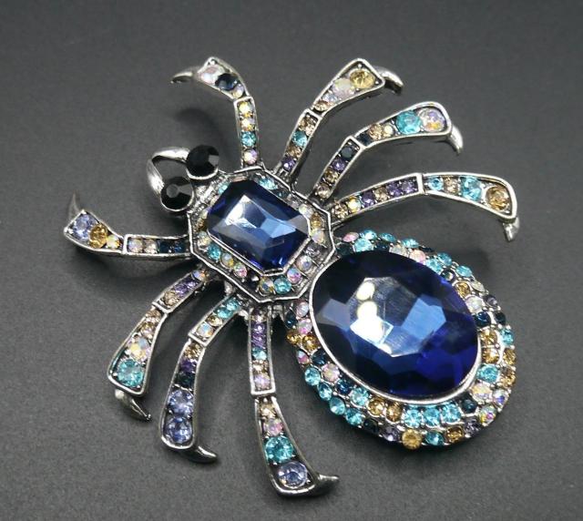 新品アンティーク調きらきらストーン 蜘蛛ブローチ < 女性アクセサリー/時計 新品アンティーク調きらきらストーン 蜘蛛ブローチ < 女性アクセサリー/時計の