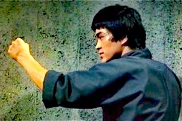 新品〓☆マイク・レメディオス『ブルース・リー死亡遊戯』☆ < CD/DVD/ビデオ  新品〓☆マイク・レメディオス『ブルース・リー死亡遊戯』☆ < CD/DVD/ビデオの