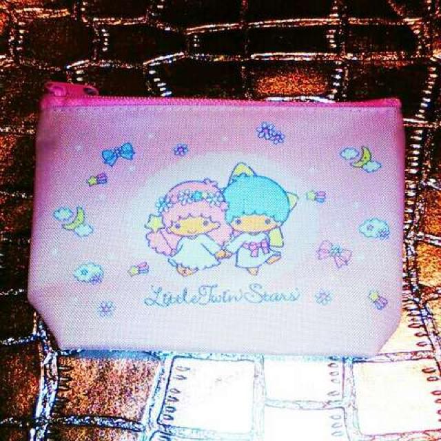 Vi  LL |[` TI 1976 2017 a g    