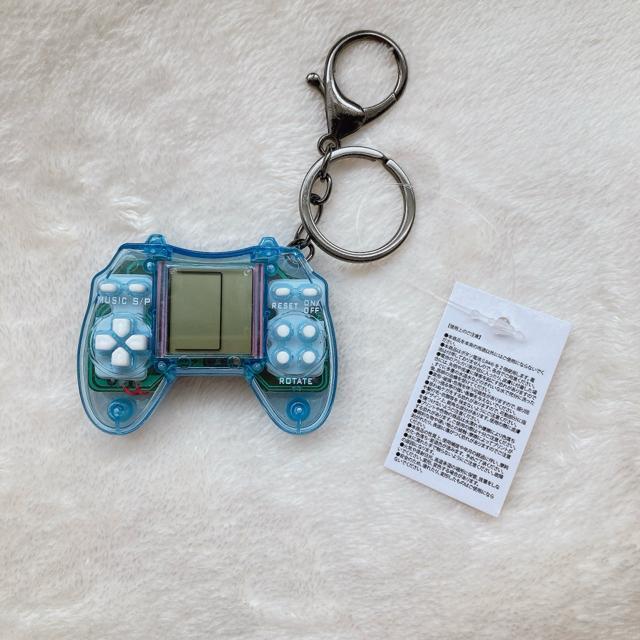 新品 クリアブルー ゲームコントローラー型 キーホルダー レトロ オタ活 青 N2m < 女性ファッション  新品 クリアブルー ゲームコントローラー型 キーホルダー レトロ オタ活 青 N2m < 女性ファッションの