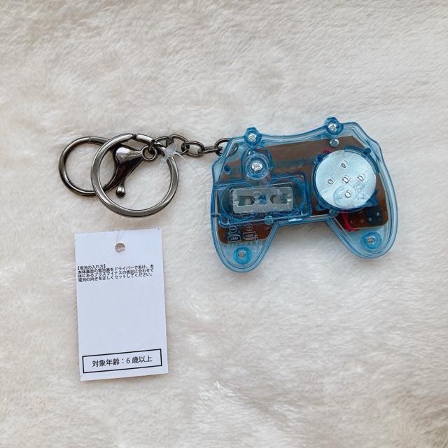 新品 クリアブルー ゲームコントローラー型 キーホルダー レトロ オタ活 青 N2m < 女性ファッション  新品 クリアブルー ゲームコントローラー型 キーホルダー レトロ オタ活 青 N2m < 女性ファッションの