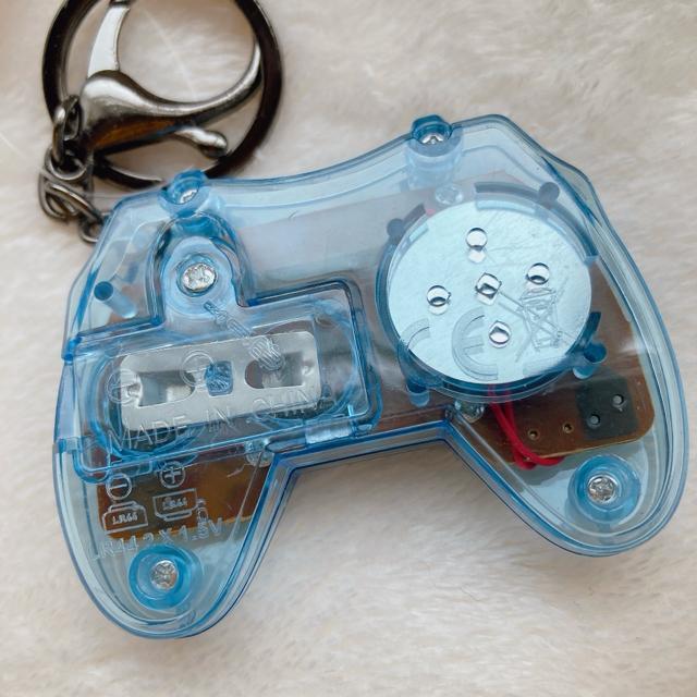 新品 クリアブルー ゲームコントローラー型 キーホルダー レトロ オタ活 青 N2m < 女性ファッション  新品 クリアブルー ゲームコントローラー型 キーホルダー レトロ オタ活 青 N2m < 女性ファッションの