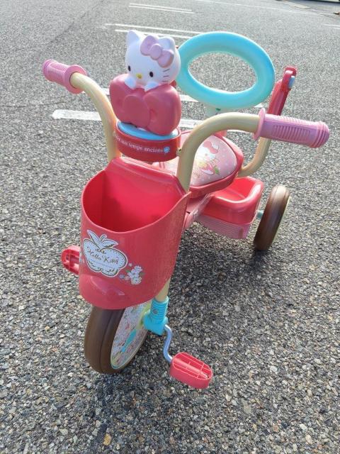 ハローキティHelloKitty キティ 三輪車 折りたたみ三輪車 折り畳み < おもちゃ  ハローキティHelloKitty キティ 三輪車 折りたたみ三輪車 折り畳み  < おもちゃの