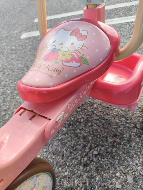 ハローキティHelloKitty キティ 三輪車 折りたたみ三輪車 折り畳み < おもちゃ  ハローキティHelloKitty キティ 三輪車 折りたたみ三輪車 折り畳み < おもちゃの