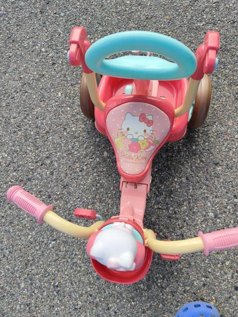 ハローキティHelloKitty キティ 三輪車 折りたたみ三輪車 折り畳み < おもちゃ  ハローキティHelloKitty キティ 三輪車 折りたたみ三輪車 折り畳み < おもちゃの