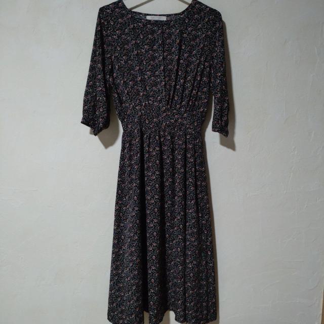 レイカズン ブラック花柄ワンピース < ブランド レイカズン ブラック花柄ワンピース < ブランドの