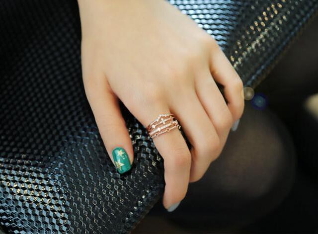 即日発送※婚約指輪 9号〜21号 大粒Czダイヤ※4連 クロス フリーサイズ リング ギフト ゴールド < 女性アクセサリー/時計 即日発送※婚約指輪 9号〜21号 大粒Czダイヤ※4連 クロス フリーサイズ リング ギフト ゴールド < 女性アクセサリー/時計の