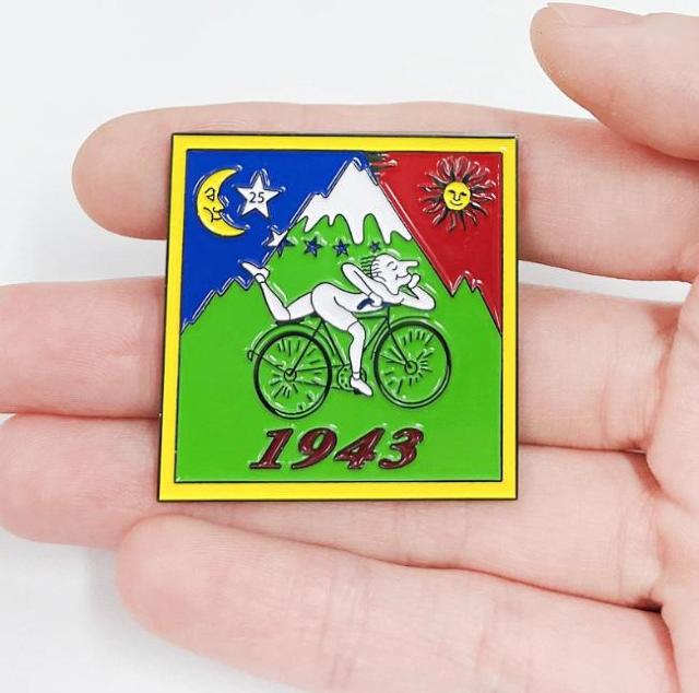 新品 自転車の日 アルバート・ホフマン ピンブローチ ピンバッジ ピンズ < 男性アクセサリー/時計  新品 自転車の日 アルバート・ホフマン ピンブローチ ピンバッジ ピンズ  < 男性アクセサリー/時計の