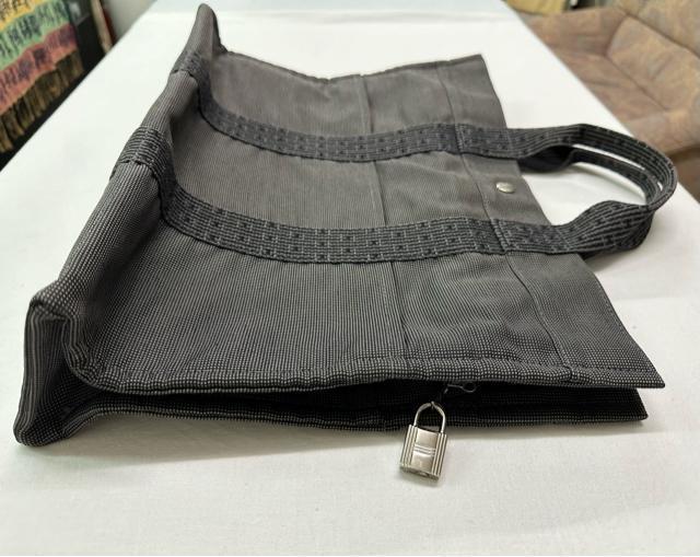 ���i HERMES �G�����X �G�[�����C�� MM �O���[ �g�[�g�o�b�N �{�� �� �u�����h�� 