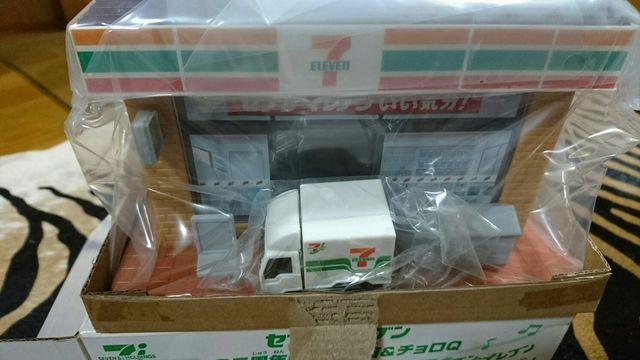 セブンイ-レブン 35周年 記念貯金箱&チョロQ < ホビー  セブンイ-レブン 35周年 記念貯金箱&チョロQ  < ホビーの