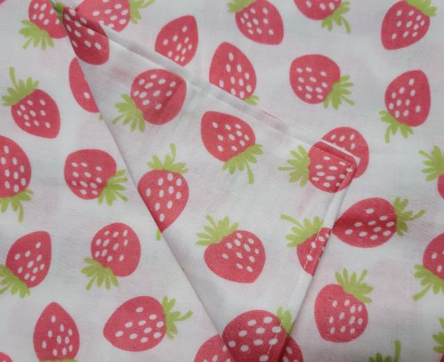 65ラ 【期間限定】★ ランチョンマット3枚セット 苺柄(*^^*)ハンドメイド < インテリア/ライフ 65ラ 【期間限定】★ ランチョンマット3枚セット 苺柄(*^^*)ハンドメイド < インテリア/ライフの