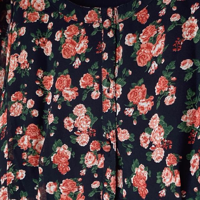 E hyphen world gallery  O ԕ s[X N2m