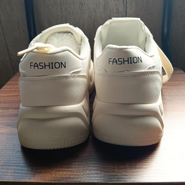 新品 23cm レディース スニーカー ホワイト シューズ 靴 カジュアル 厚底 < 女性ファッション 新品 23cm レディース スニーカー ホワイト シューズ 靴 カジュアル 厚底 < 女性ファッションの