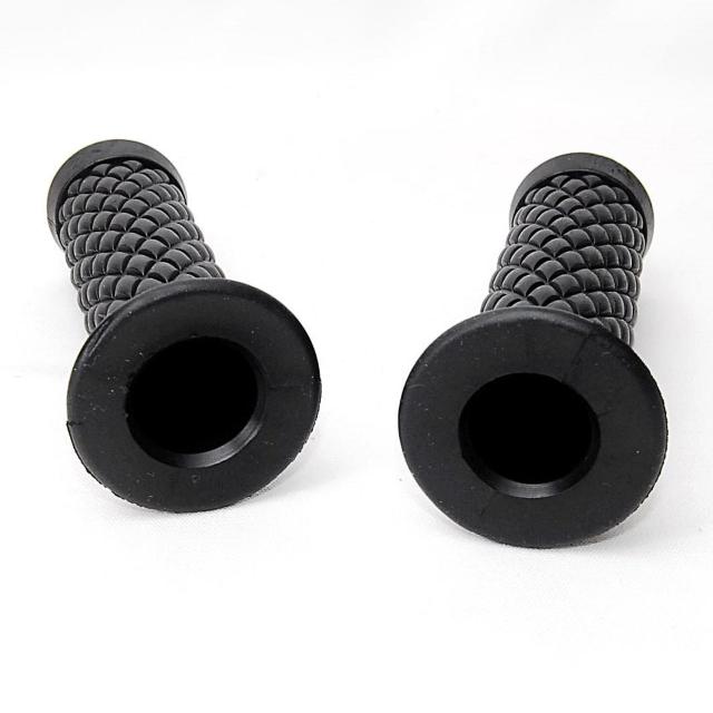キルティング柄 ラバーハンドルグリップ ブラック 非貫通式 バイク ラバーグリップ カスタム ハンドル グリップ 黒 < 自動車/バイク キルティング柄 ラバーハンドルグリップ ブラック 非貫通式 バイク ラバーグリップ カスタム ハンドル グリップ 黒 < 自動車/バイク