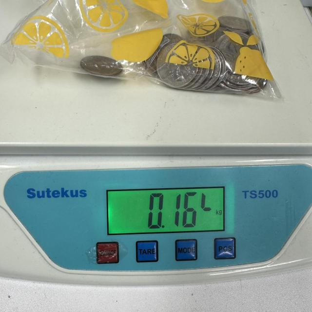 H/�h�� �O���d�� �O���K �R�C�� ��� �A�����J �B �܂Ƃ� ���� 0.16kg �� �z�r�[�� 