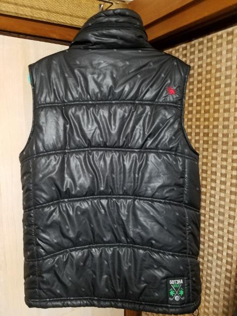 超美品★GOTCHA・GOLF中綿ベスト《黒》Lsize < ブランド  超美品★GOTCHA・GOLF中綿ベスト《黒》Lsize < ブランドの