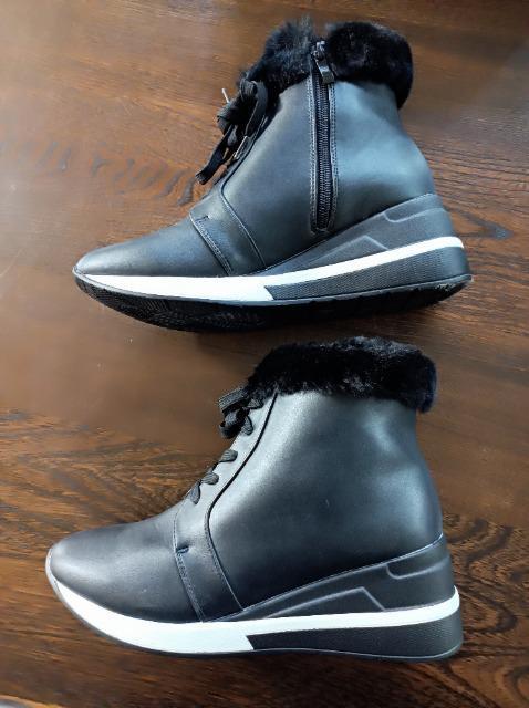 KiBERA★ボディバランスムートンハイカットスニーカー★新品同様★安定履き心地あるきやすさ抜群★キビラ★オススメ★抗菌蓄熱保温 < 女性ファッション  KiBERA★ボディバランスムートンハイカットスニーカー★新品同様★安定履き心地あるきやすさ抜群★キビラ★オススメ★抗菌蓄熱保温 < 女性ファッションの