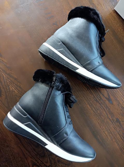 KiBERA★ボディバランスムートンハイカットスニーカー★新品同様★安定履き心地あるきやすさ抜群★キビラ★オススメ★抗菌蓄熱保温 < 女性ファッション  KiBERA★ボディバランスムートンハイカットスニーカー★新品同様★安定履き心地あるきやすさ抜群★キビラ★オススメ★抗菌蓄熱保温 < 女性ファッションの