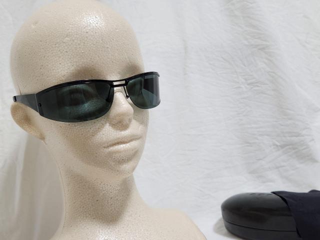 正規美 グッチ Gロゴ フルメタルフレームサングラス 黒 グラマラスハイカーブアイウェア 付属有 シャイニーメタリック クラシック < ブランド  正規美 グッチ Gロゴ フルメタルフレームサングラス 黒 グラマラスハイカーブアイウェア 付属有 シャイニーメタリック クラシック < ブランドの