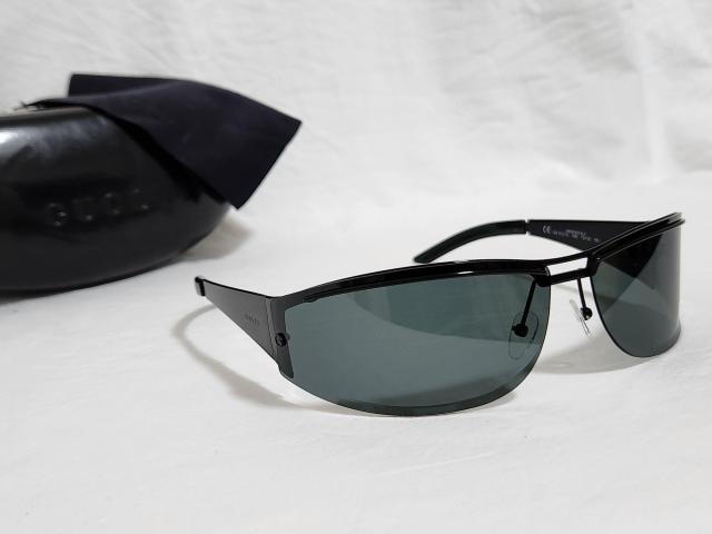 正規美 グッチ Gロゴ フルメタルフレームサングラス 黒 グラマラスハイカーブアイウェア 付属有 シャイニーメタリック クラシック < ブランド  正規美 グッチ Gロゴ フルメタルフレームサングラス 黒 グラマラスハイカーブアイウェア 付属有 シャイニーメタリック クラシック < ブランドの