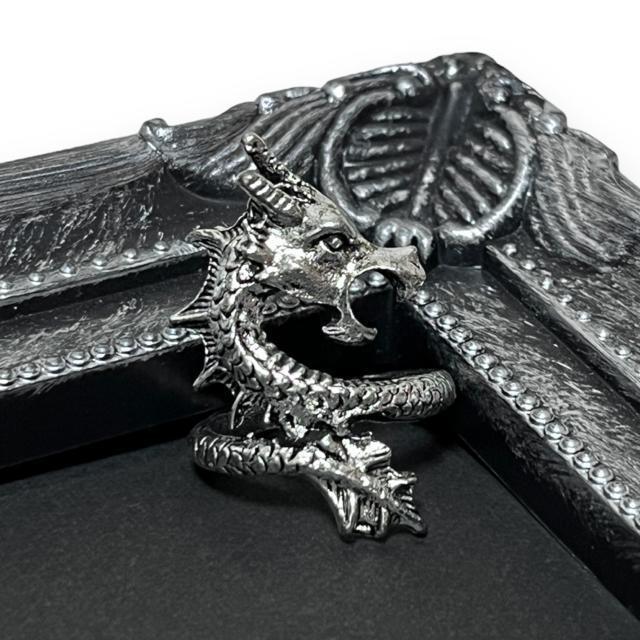 【新品】ドラゴンデザインシルバーフリーリング < 男性アクセサリー/時計  【新品】ドラゴンデザインシルバーフリーリング < 男性アクセサリー/時計の