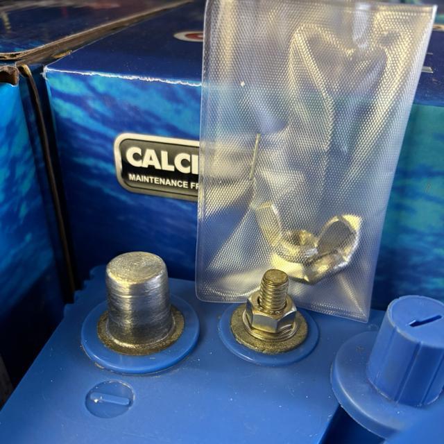 ディープサイクルバッテリー グロバットM27 100AH マリンバッテリー < 自動車/バイク ディープサイクルバッテリー グロバットM27 100AH マリンバッテリー < 自動車/バイク