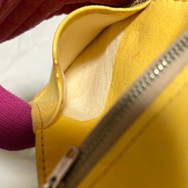 【ノーブランド扱い】 総柄 / レザー / 二つ折り財布(小銭入れあり) 黄色系 < 女性ファッション 【ノーブランド扱い】 総柄 / レザー / 二つ折り財布(小銭入れあり) 黄色系 < 女性ファッションの