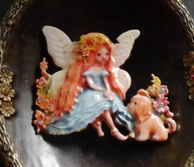 新品アンティーク調かわいいフェアリー妖精と犬ブローチ < 女性アクセサリー/時計 新品アンティーク調かわいいフェアリー妖精と犬ブローチ < 女性アクセサリー/時計の