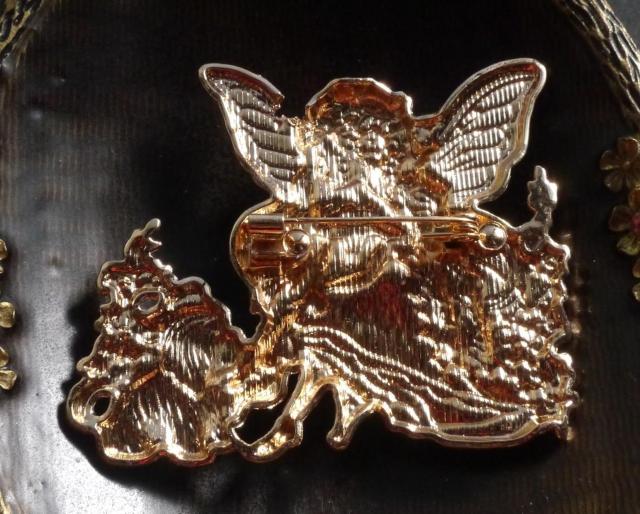 新品アンティーク調かわいいフェアリー妖精と犬ブローチ < 女性アクセサリー/時計 新品アンティーク調かわいいフェアリー妖精と犬ブローチ < 女性アクセサリー/時計の