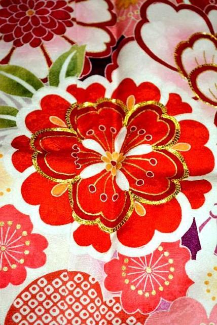 振袖 送料無料 最高峰 新品同様 暈し染め 金彩 金駒シシュウ 花尽くし 花柄 身丈173cm 裄丈69.5cm 正絹 T3673 < 女性ファッション 振袖 送料無料 最高峰 新品同様 暈し染め 金彩 金駒シシュウ 花尽くし 花柄 身丈173cm 裄丈69.5cm 正絹 T3673 < 女性ファッションの