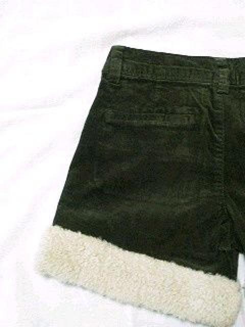 可愛い♪もこもこボア付 フロントポッケ飾りボタン コーデュロイショーパン < 女性ファッション 可愛い♪もこもこボア付 フロントポッケ飾りボタン コーデュロイショーパン < 女性ファッションの